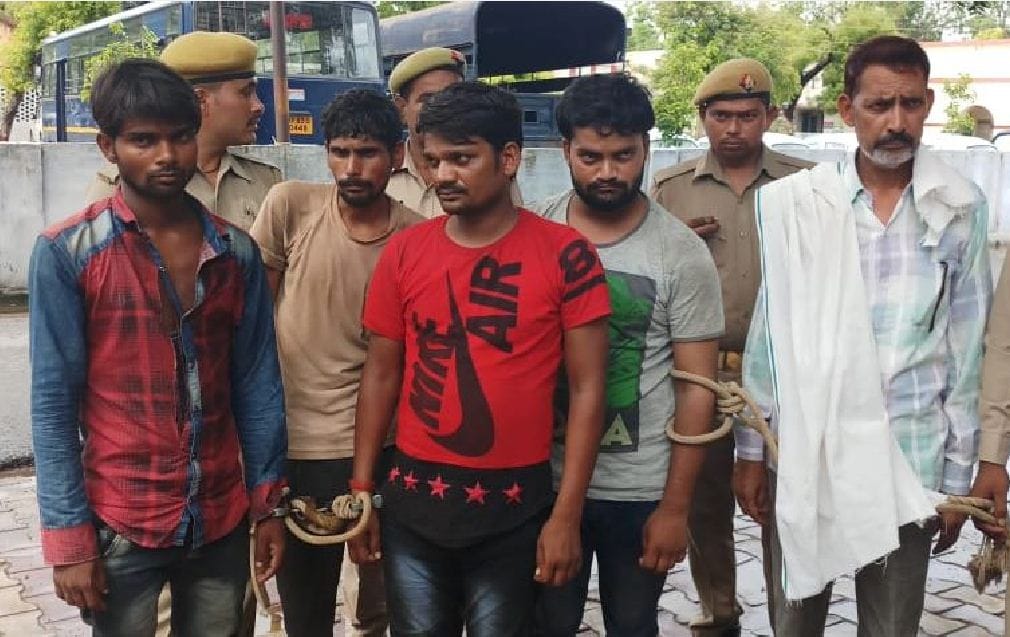 two women, five robbers arrested for bhadrauli dacoity