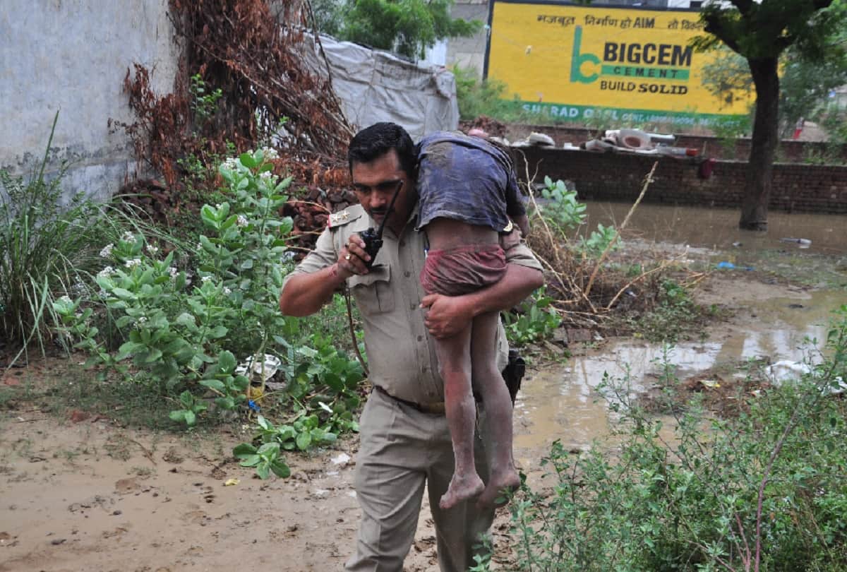 under construction building collapsed in ghaziabad of uttar pradesh