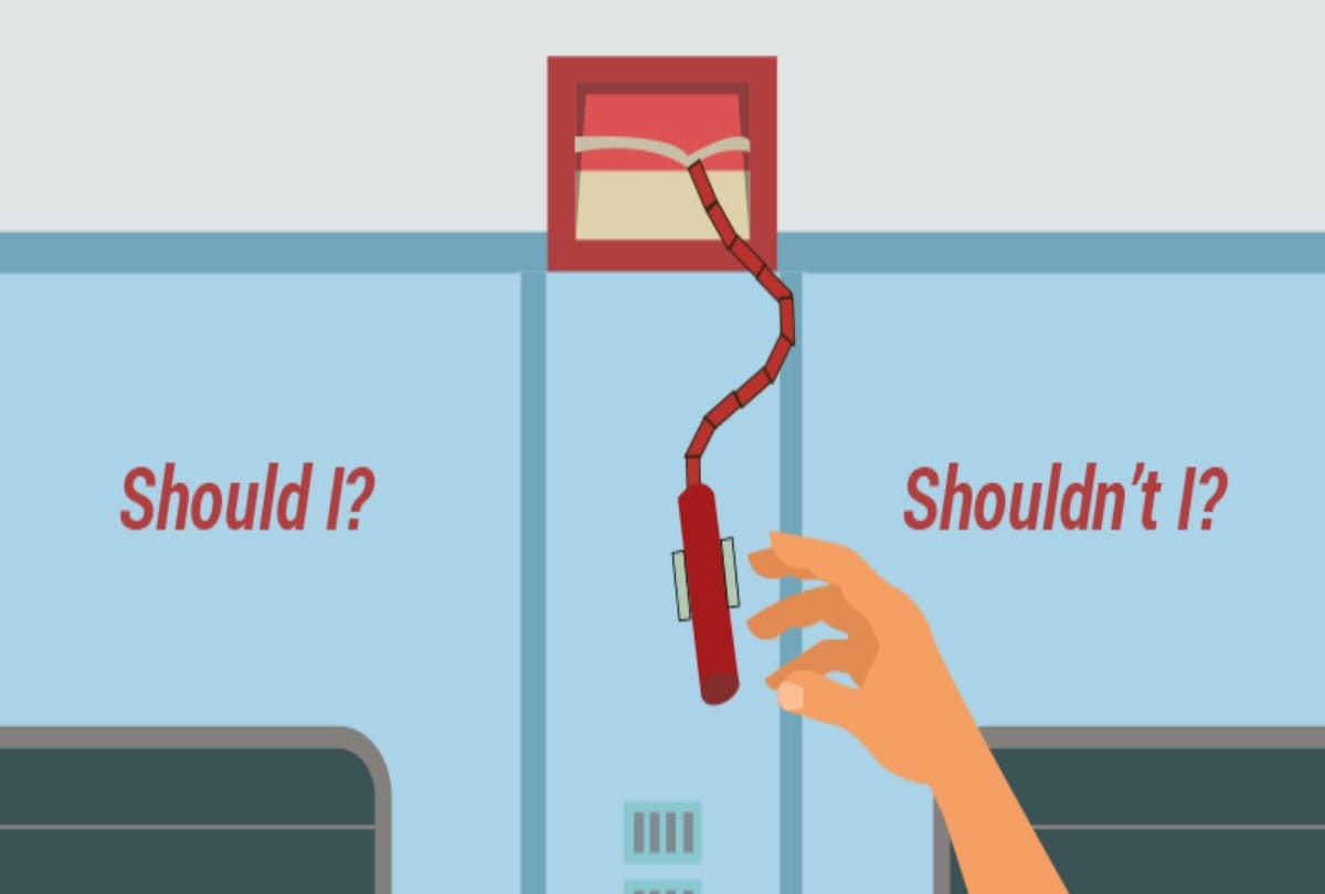 If your mobile falls in the moving train know what you should do 
