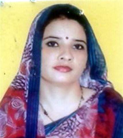 Bike slips, Mother's daughter's death from current, young man scorching