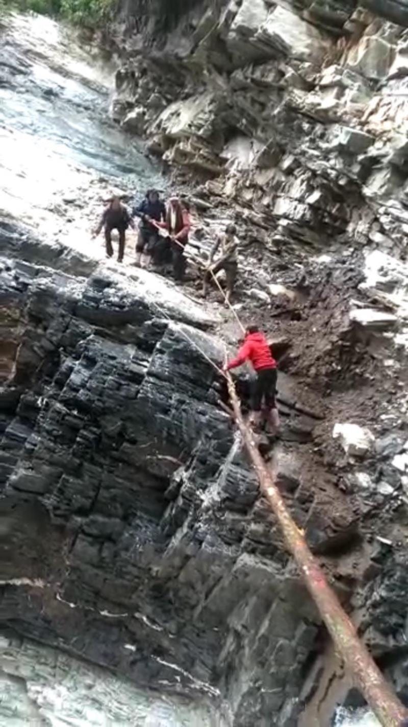 uttarakhand disaster villager made broken bridge