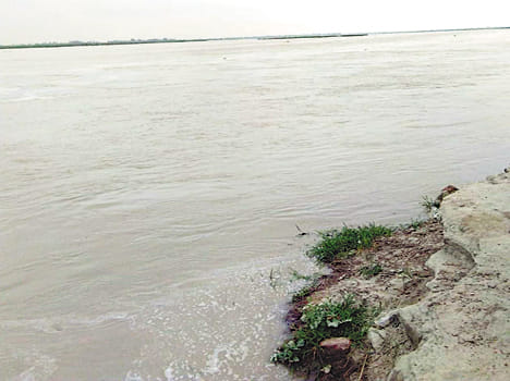 Ganga changed direction, threat to Etawah-Bareli highway
