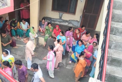 fire breaks in building ner chowk mandi side story
