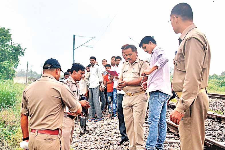 two died to come in front of train in amroha realtives are weeping