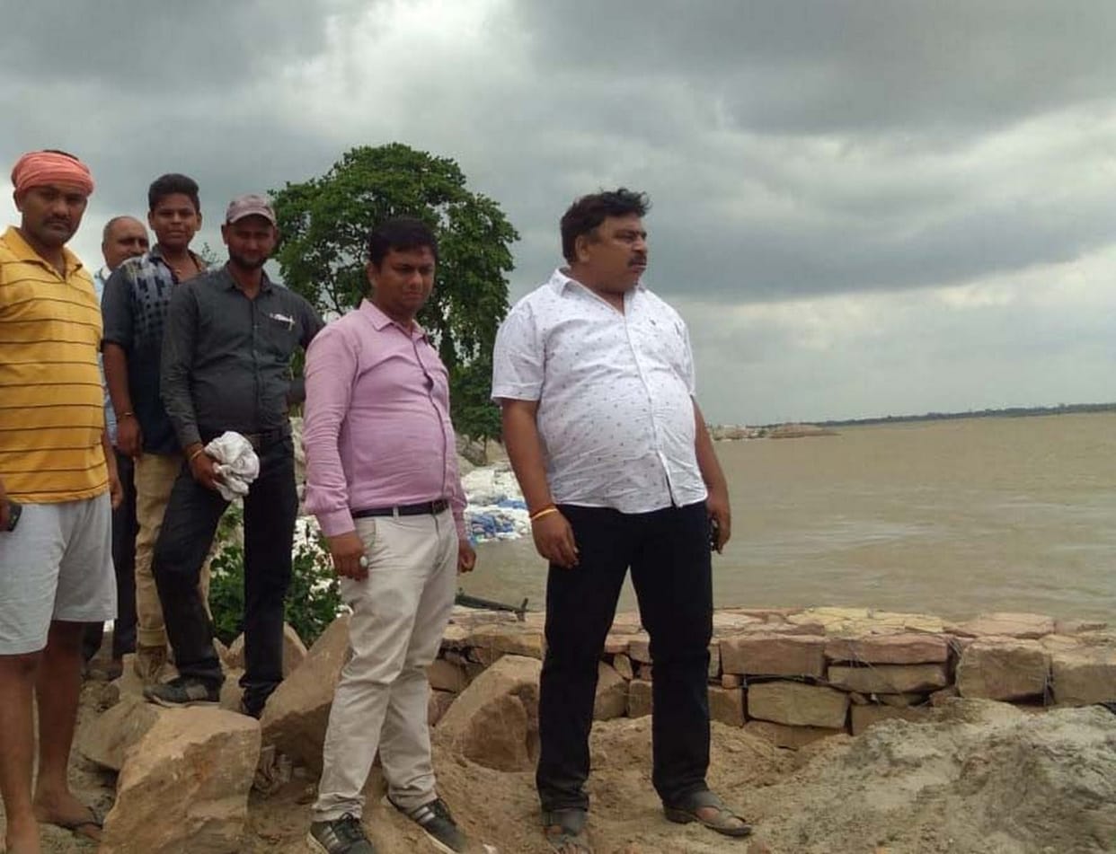 घाघरा का जलस्तर घटा, बढ़ गया कटान 