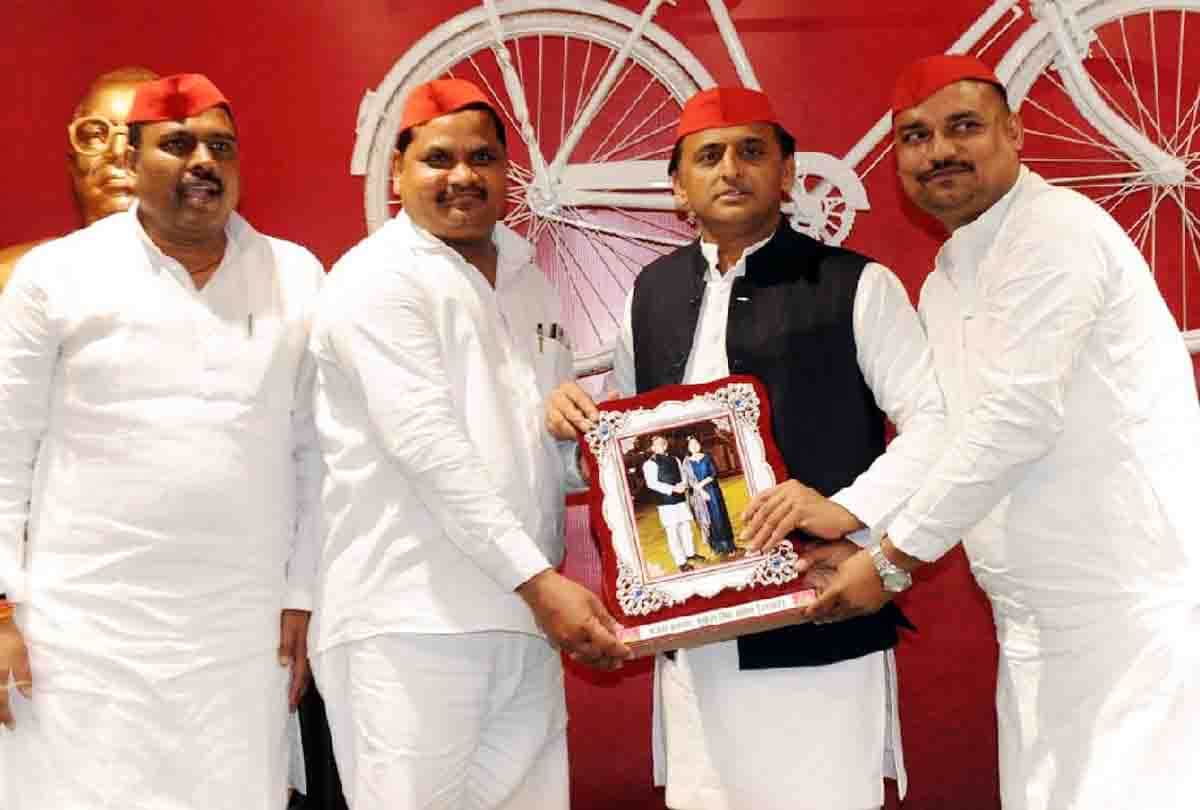 Akhilesh said this is a time of struggle