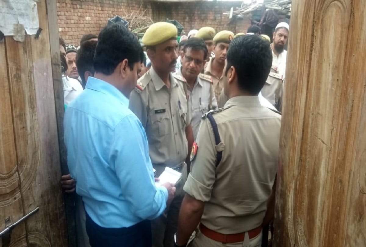 UP: Two died due to falling roof of house in Shamli, many injured, photos
