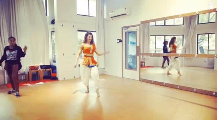 urvashi rautela dance video in social media