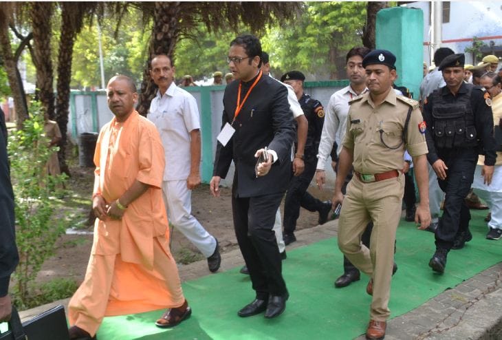 CM Yogi Adityanath gave instructions MLAs about development works