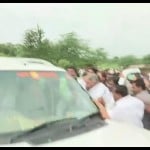 शिवसेना सांसद जान बचाकर भागे