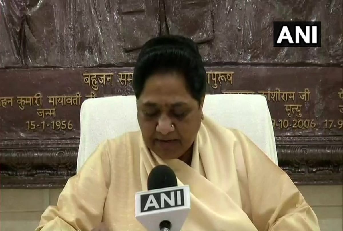 bsp chief mayawati attacks bjp on mob lynching and also warns congress on an alliance