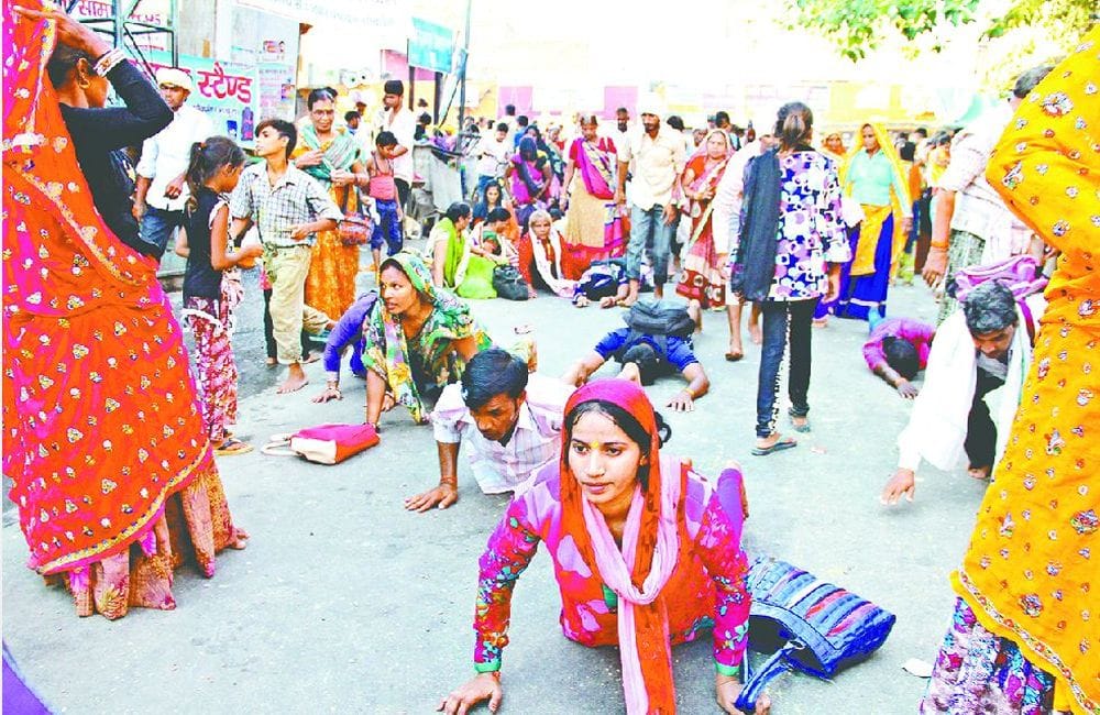 Devotees gather for Govardhan Parikrama in Mudiya Mela