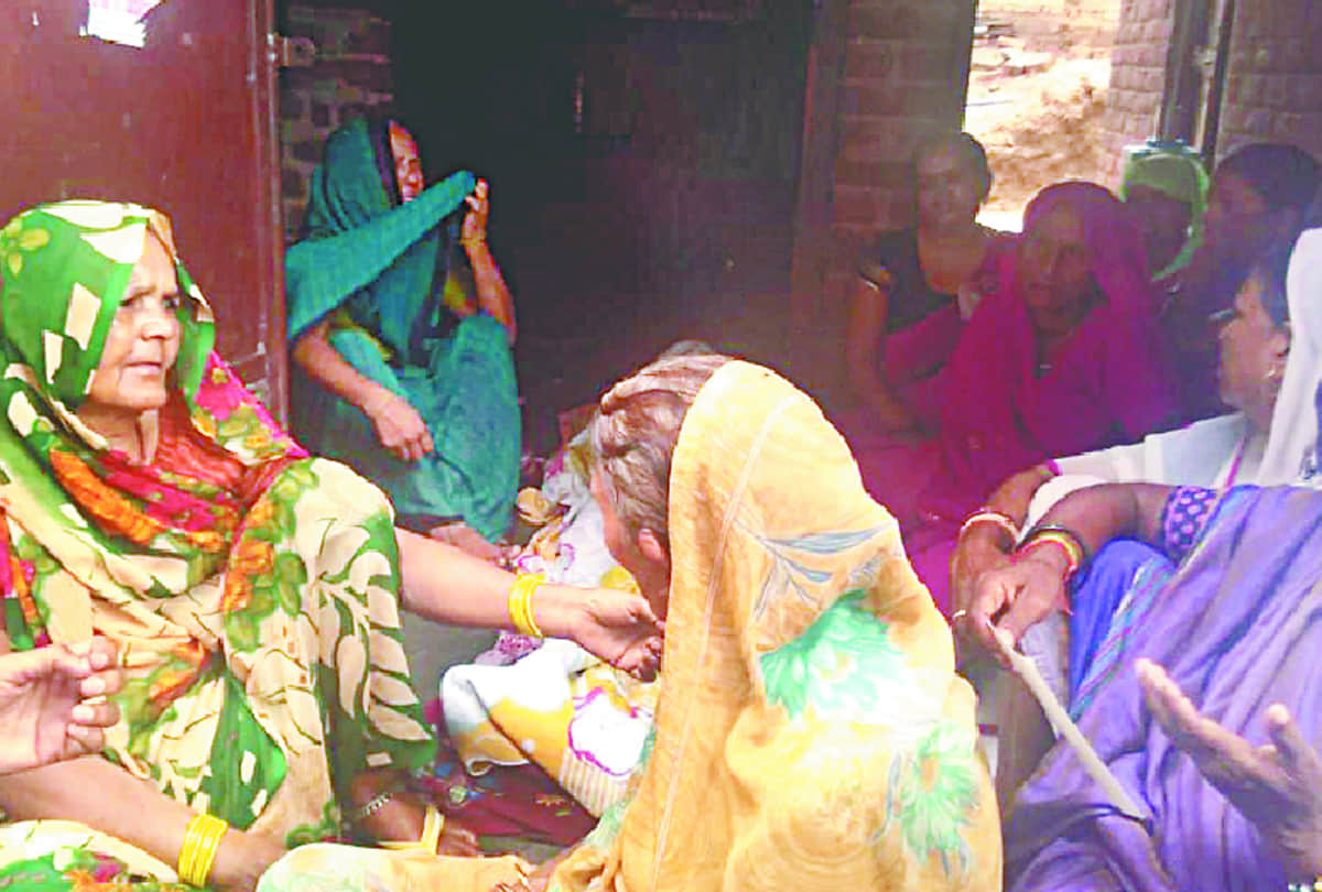 Widower commited suicide in auraiya 