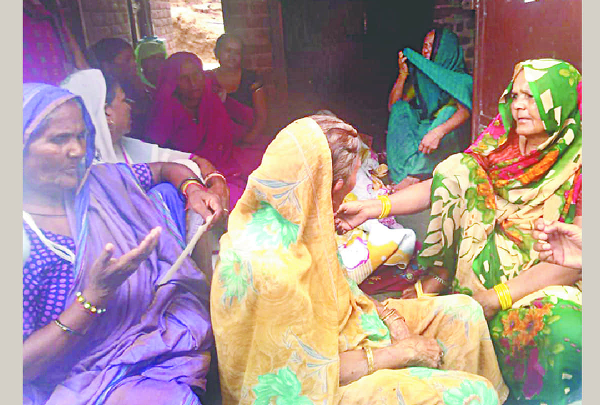 Widower commited suicide in auraiya 