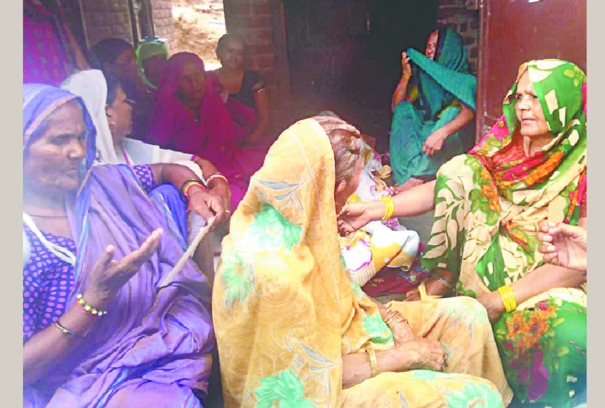 Widower commited suicide in auraiya 