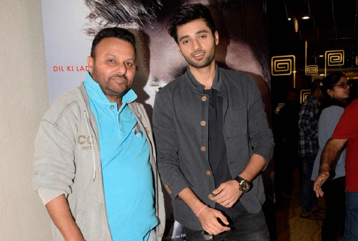 utkarsh sharma makes fun in pakistan for this reason