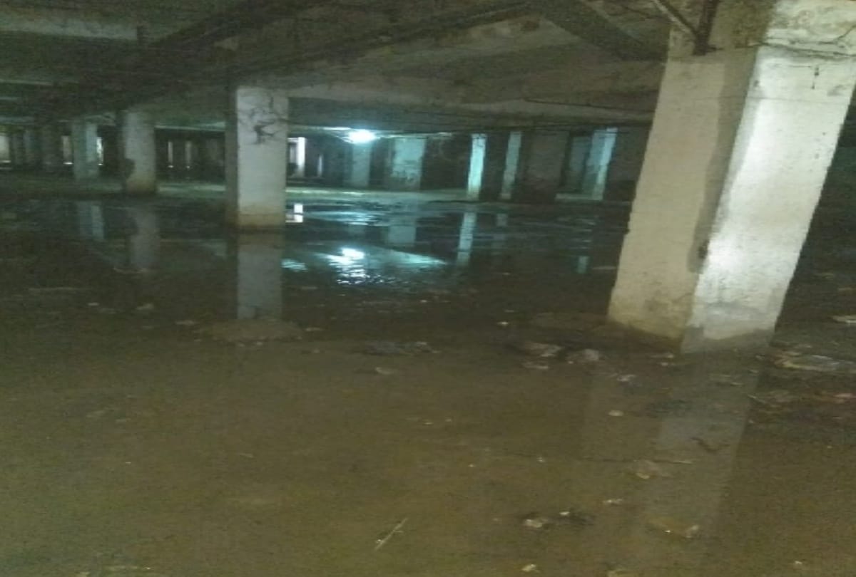 avj society in greater noida gita 1 water logging in basement