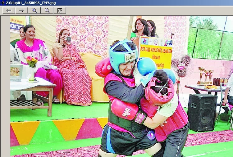 बीस किलो भार वर्ग में आशीष, नीति प्रथम