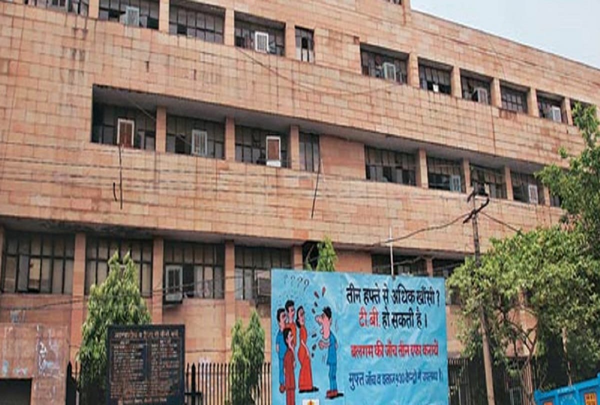  Ruckus in meeting of East Delhi Municipal Corporation