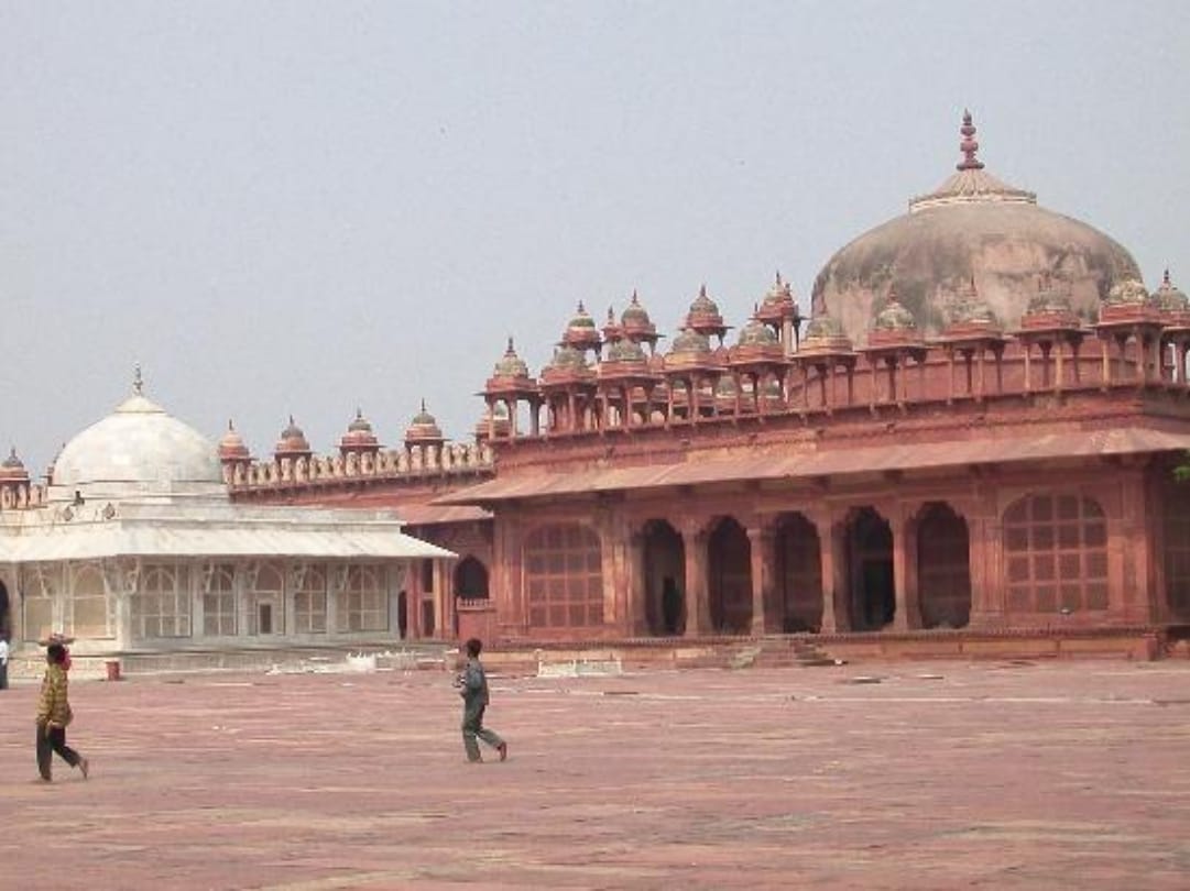  The biggest entrance gate of the world Buland Darwaza