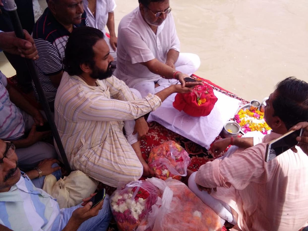 Lyricist gopaldas neeraj bonse flow in haridwar