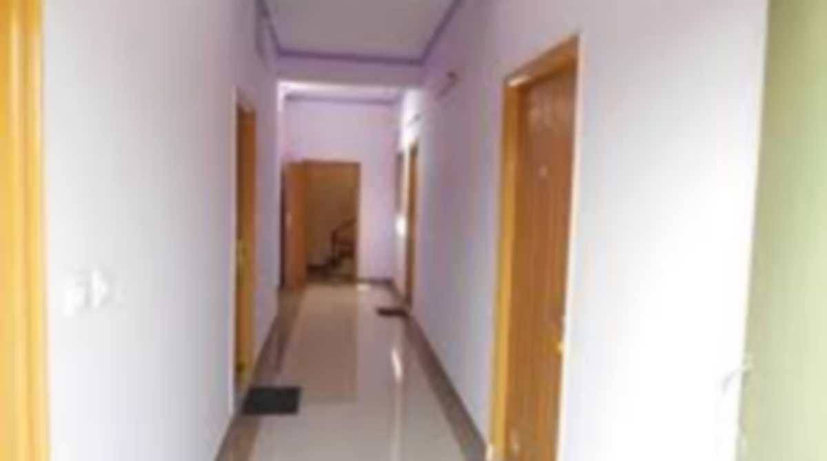 Ireland lady dance in hotel at varanasi