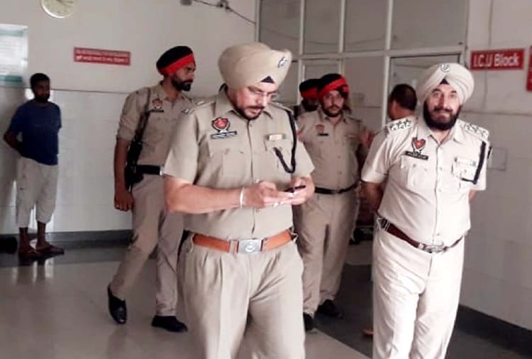 Congress leader dies due to fire, sase ragistered against  Gun House owner 