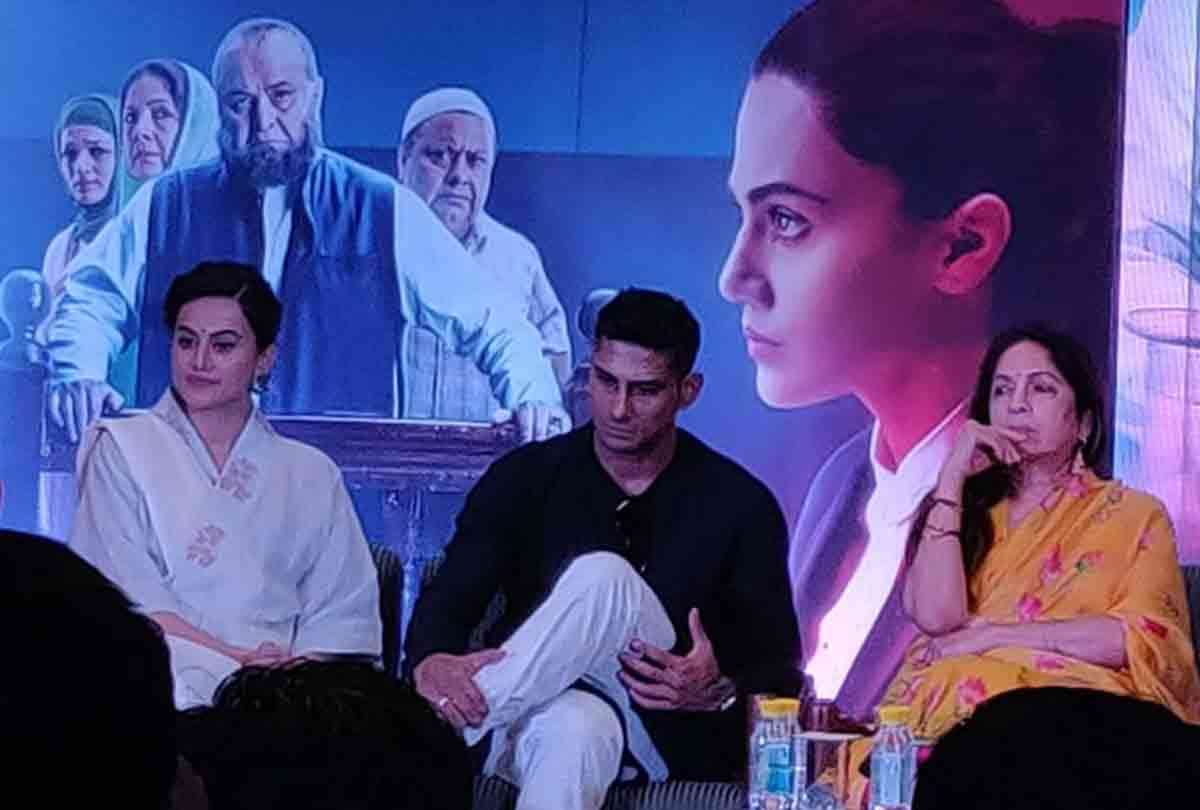 mulk is based on these 5 issues on muslim comunity and indian culture