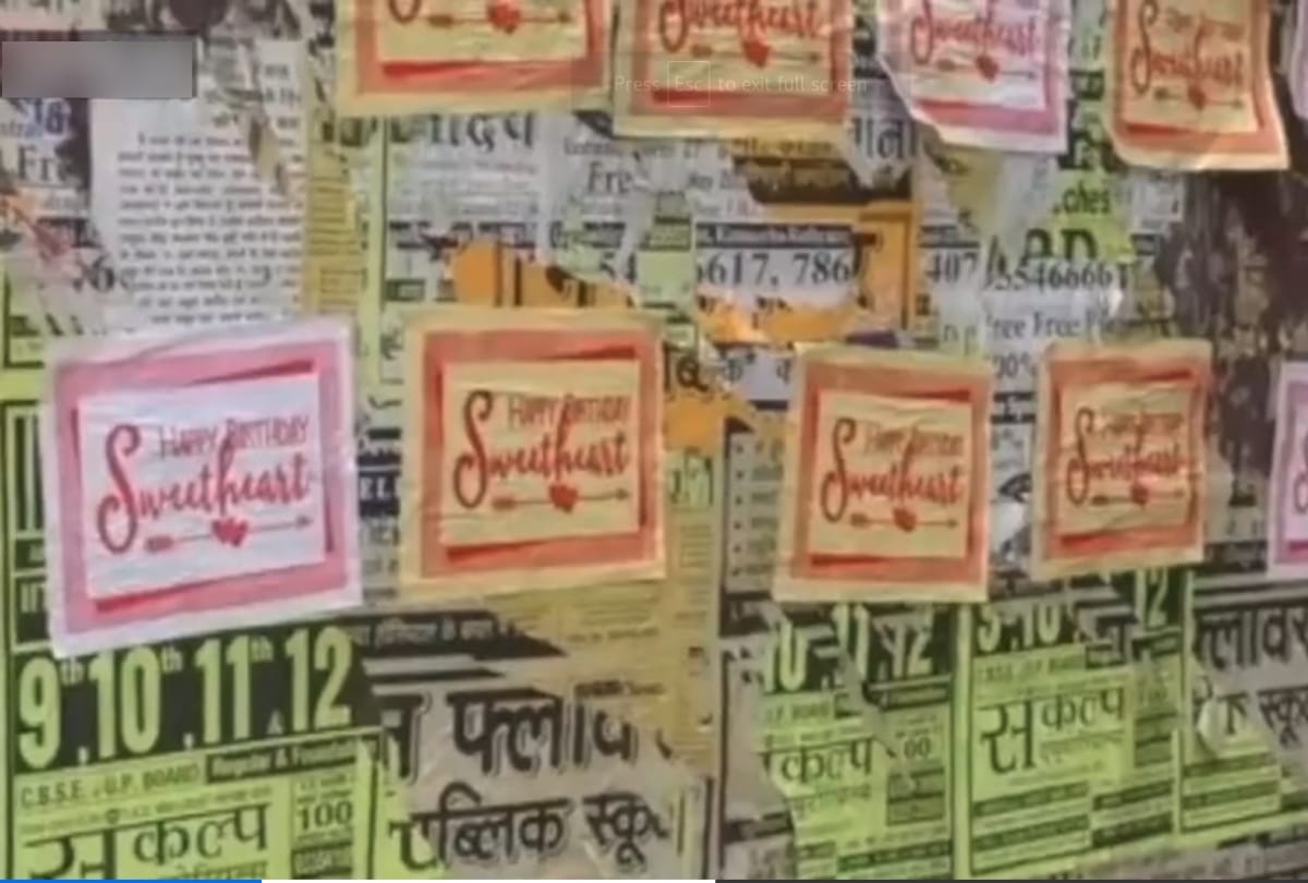 Boyfriend Paste the posters in the city to express love his girlfriend 