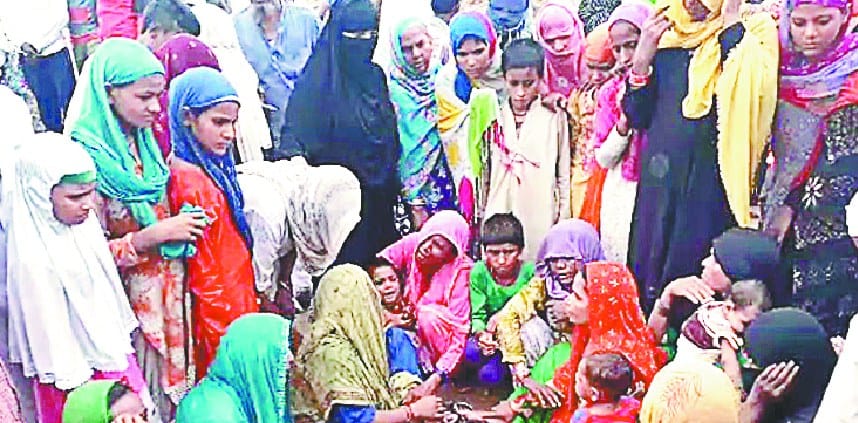 aprah bacchaa ka shav rakhkar