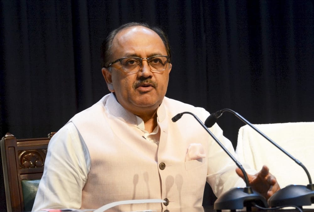 Sidharthnath Singh replied back to Akhilesh Yadav and Priyanka Gandhi.