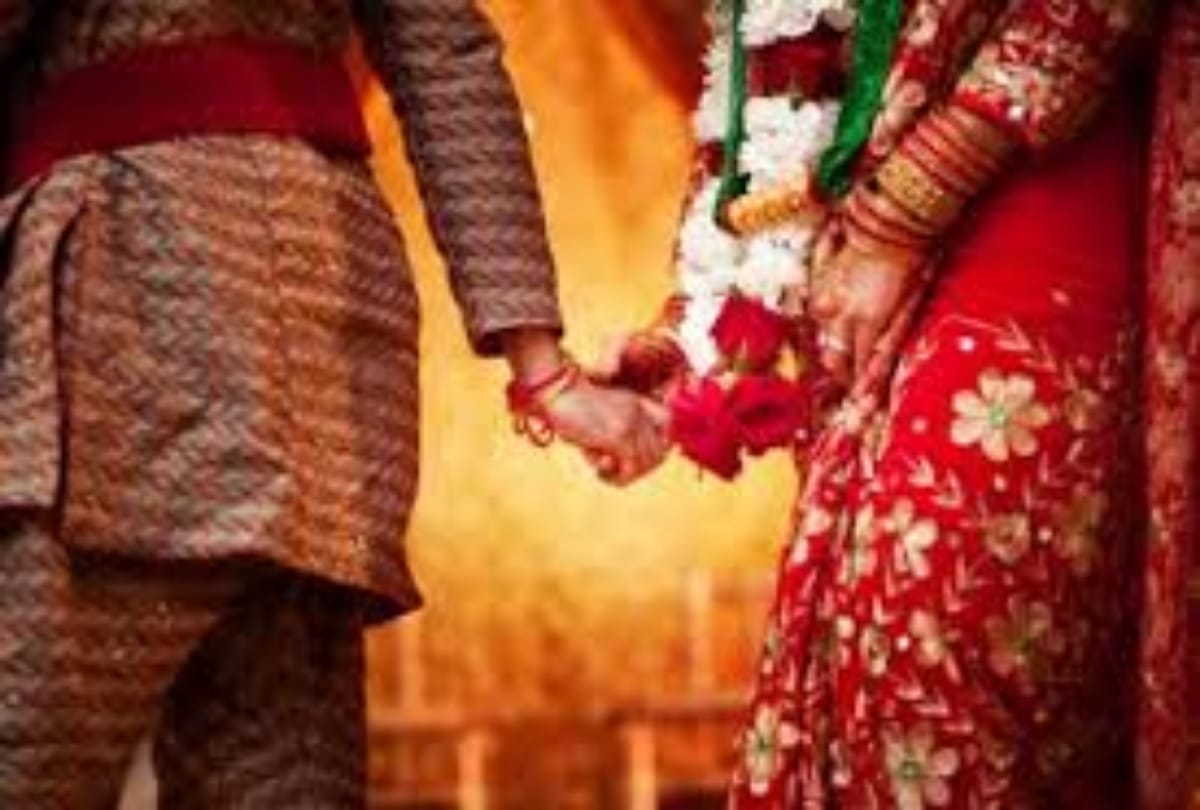 man wrote letter to prime minister modi for her angry wife and request him to send her back