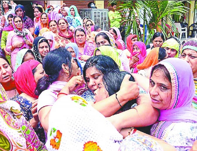 Funeral of former member Virendra Munna