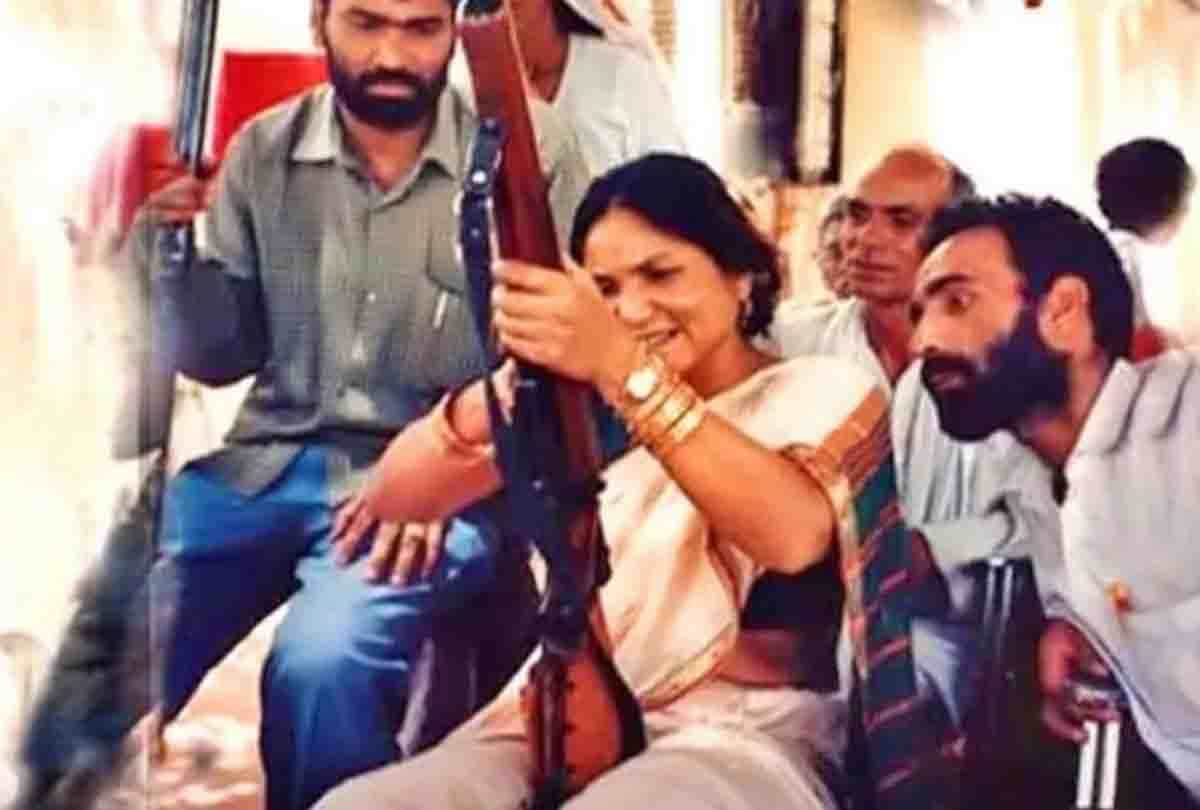 death anniversary of Phoolan Devi Rare pictures of Bandit Queen