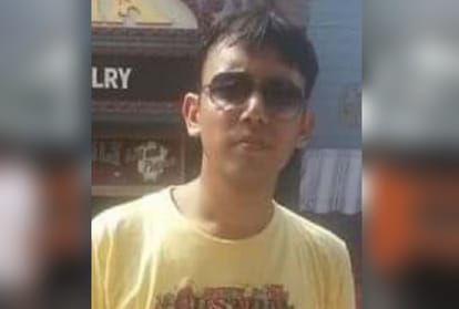 Two bus clase between car 2 person dead in delhi