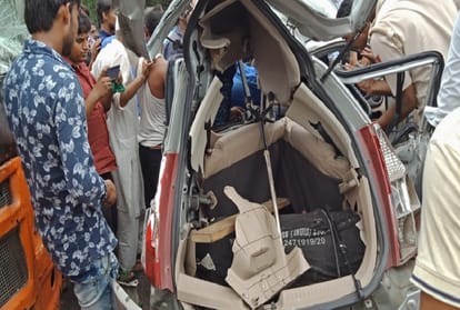 Two bus clase between car 2 person dead in delhi