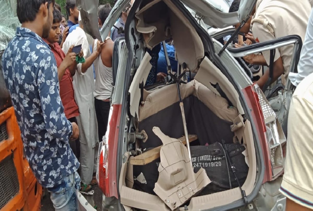 delhi car crushed between 2 bus woman grandson died family about to shift in new home but finished
