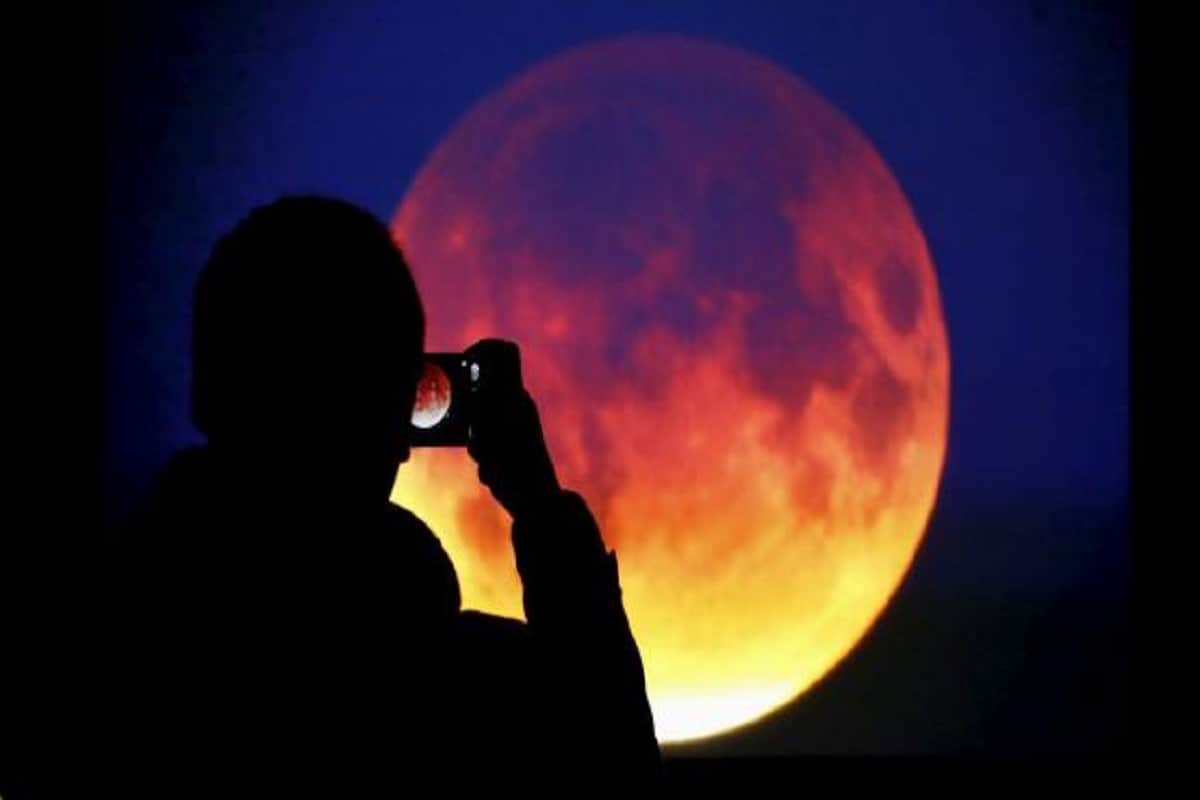 Chandra Grahan 2018: Lunar Eclipse July 2018 today timing in india and its effect on our life  