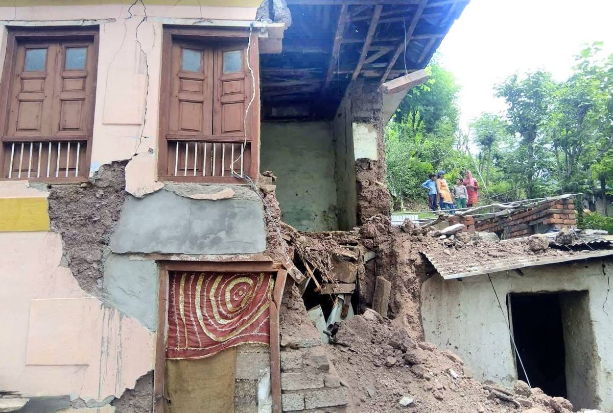 himachal weather report house wall collapse in bilaspur himachalm pradesh