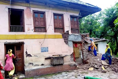 himachal weather report house wall collapse in bilaspur himachalm pradesh