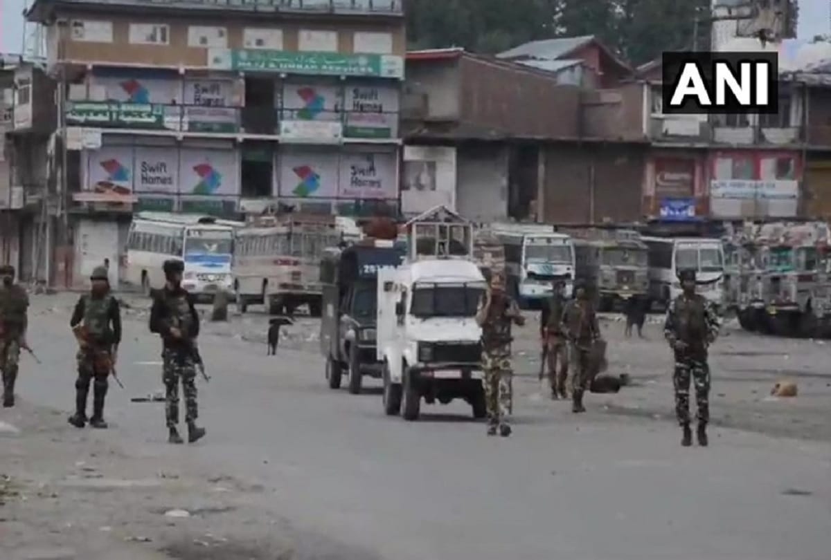 Jammu And Kashmir encounter between terrorists and security forces in Shopian 3 militants be trapped