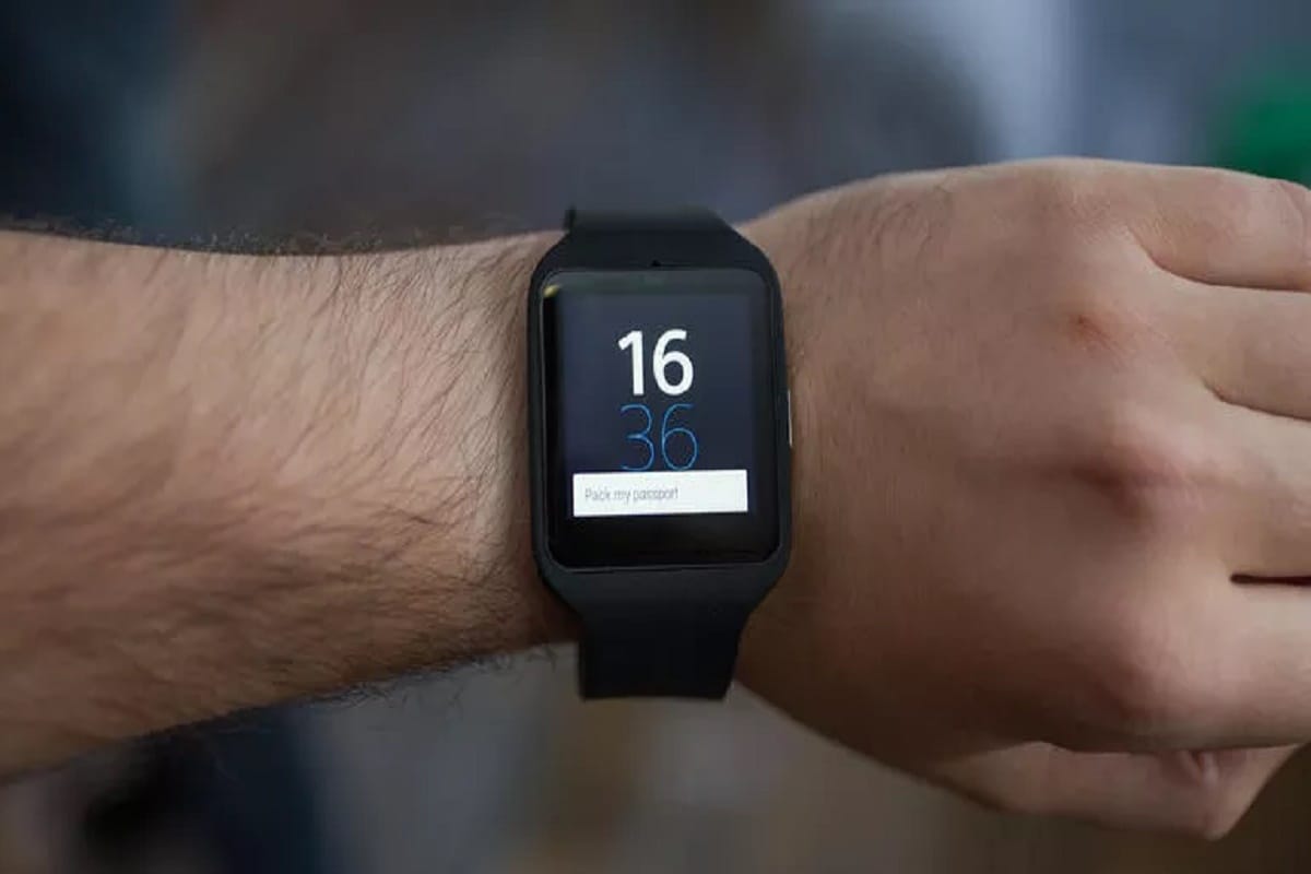 वॉच का गया जमाना, अब खरीदें स्मार्टवॉच, यहां है पूरी लिस्ट Want to buy a Smartwatch, here is the list and price