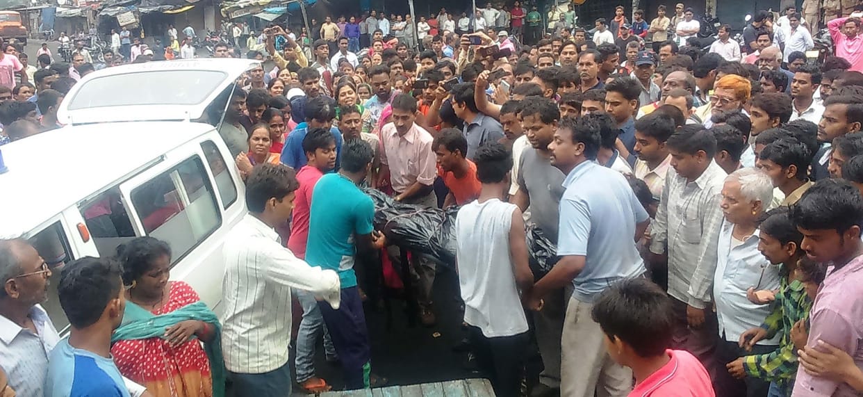 Sonebhadra truck and trailor accident one killed