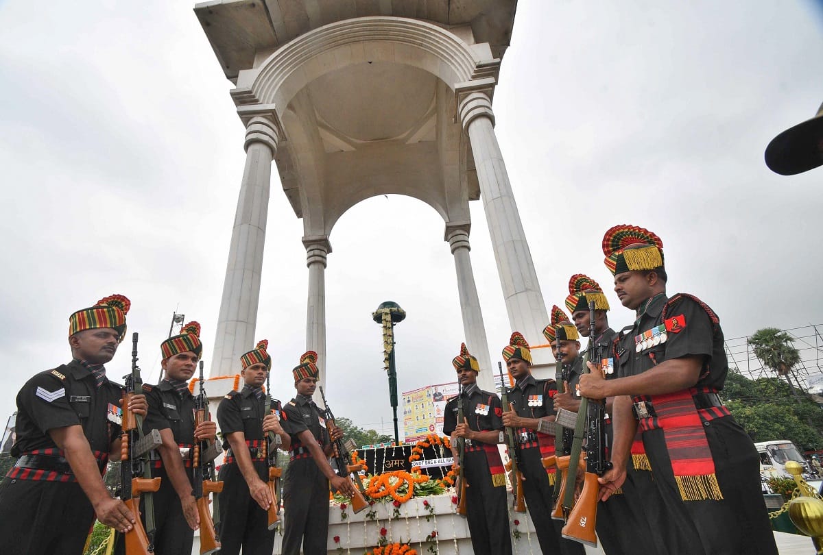 Kargil Vijay Diwas: Defense Minister with Three Army Chiefs tribute to martyrs