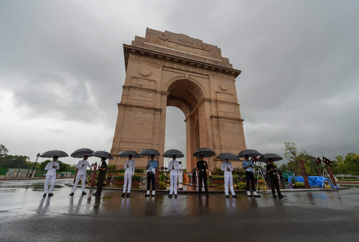 Kargil Vijay Diwas: Defense Minister with Three Army Chiefs tribute to martyrs
