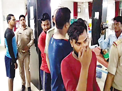Drunk car rider sepoys ran a medical student
