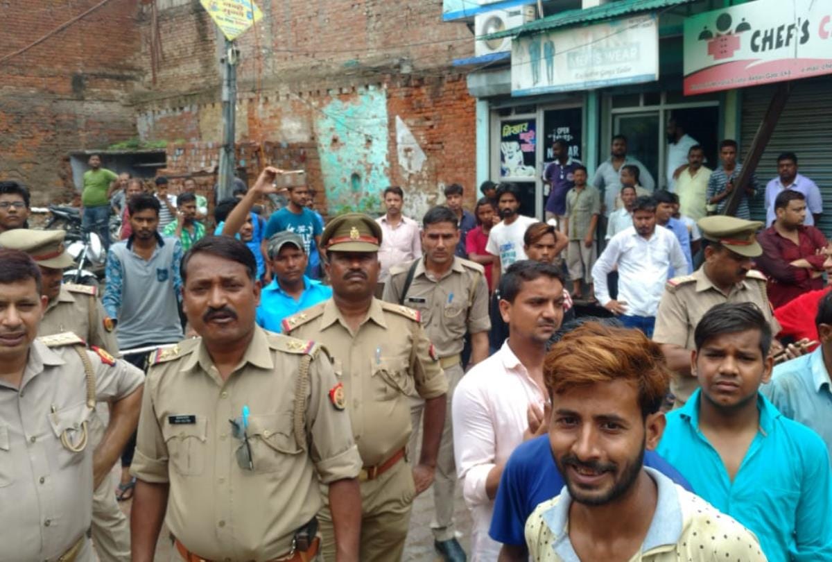 house collapse due to rain in lucknow 