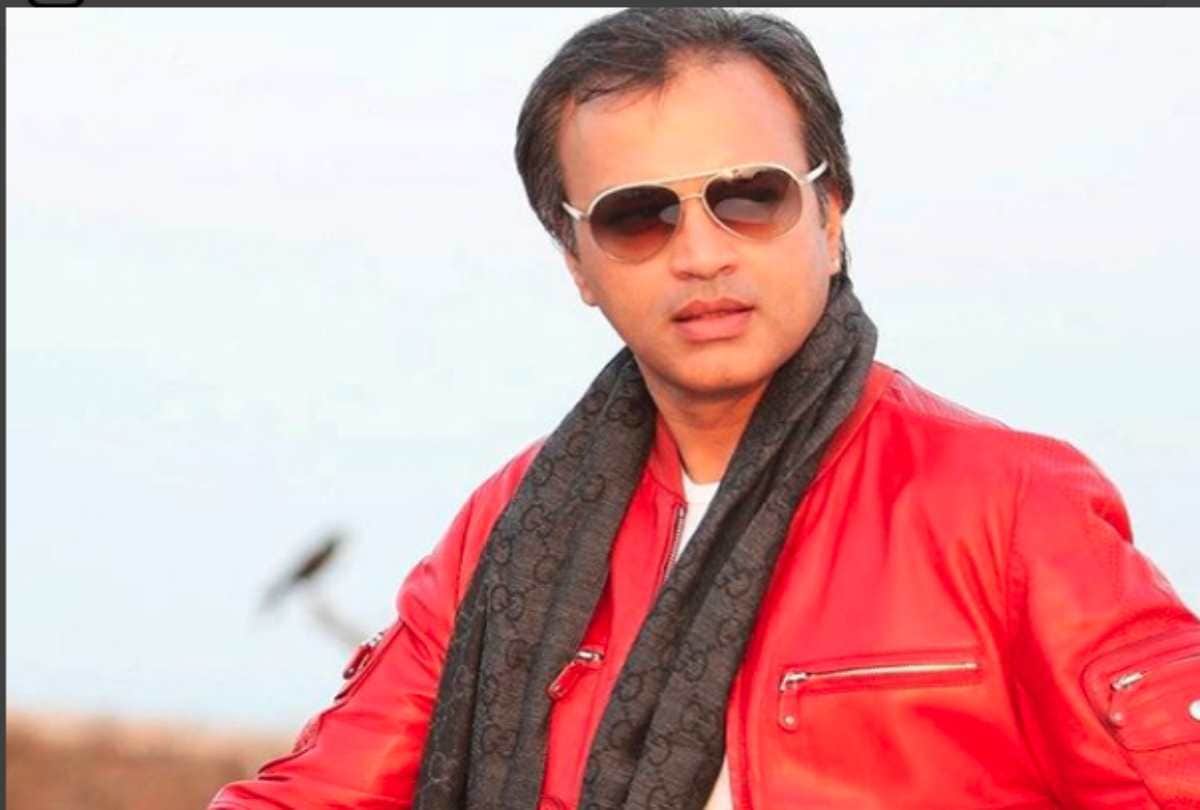 kajol fiancee bijay anand in film pyar to hona hi tha where hi is now