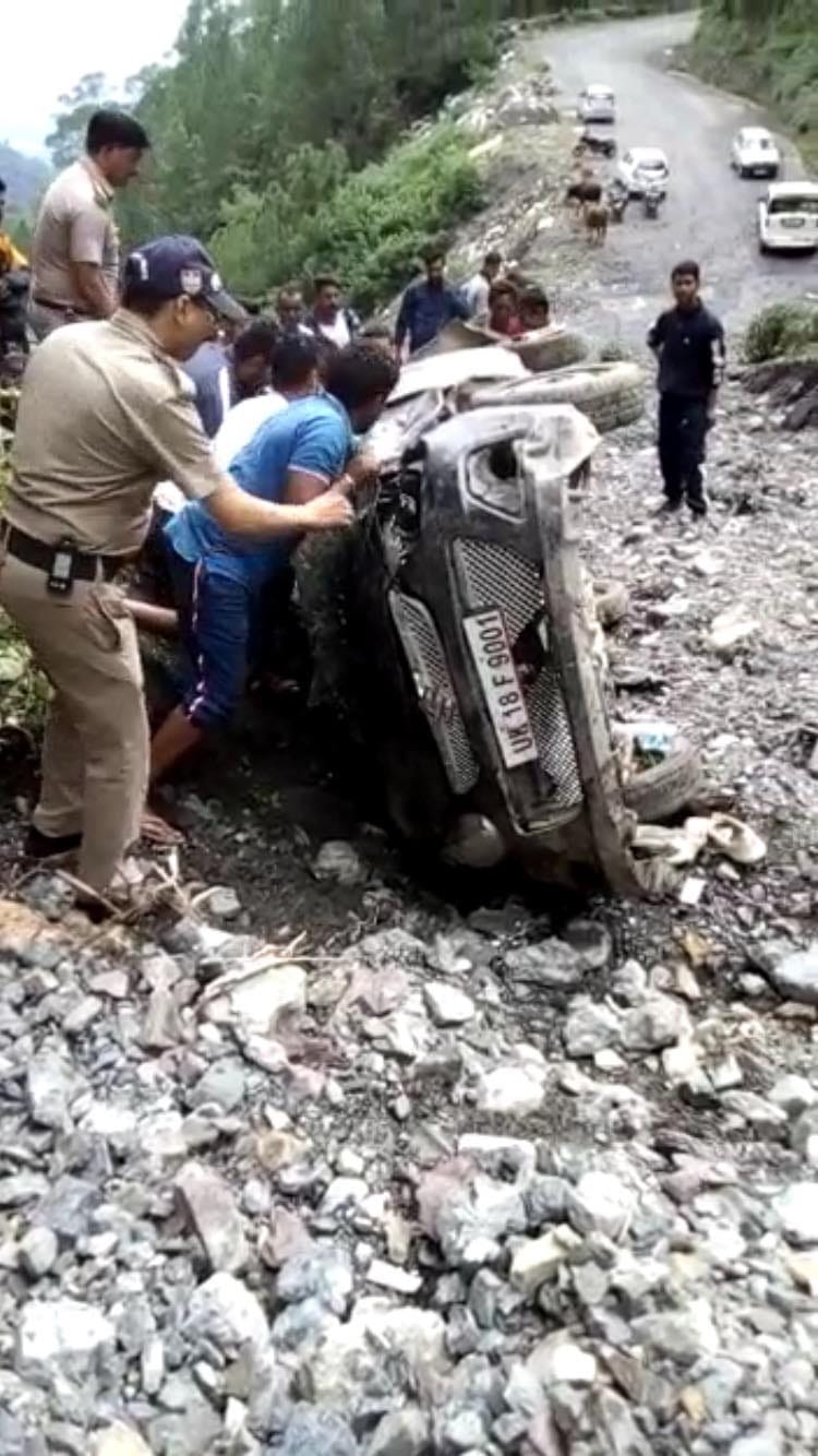 youth facebook live during car driving vehicle fell into gorge one dead