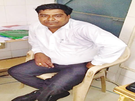 गिरफ्तार अवर अभियंता अरविंद कुमार।